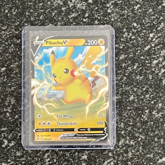 2021 Pokémon Pikachu V - Picture 1 of 2